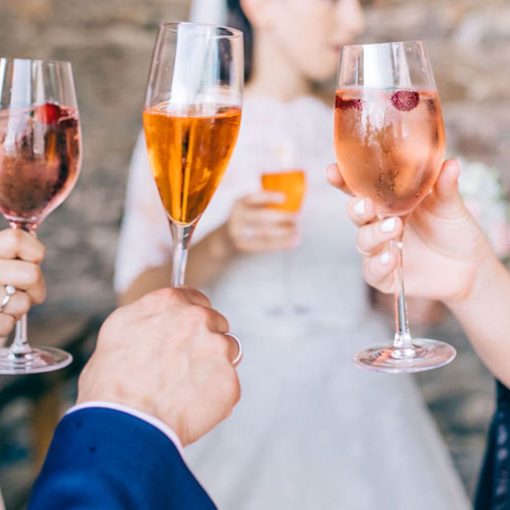 Geschirr,Trinkgeschirr,Stielgläser,Wein,Orange,Weinglas,Happy,Alkoholisches Getränk,Champagner-Stielgläser,Gelb,