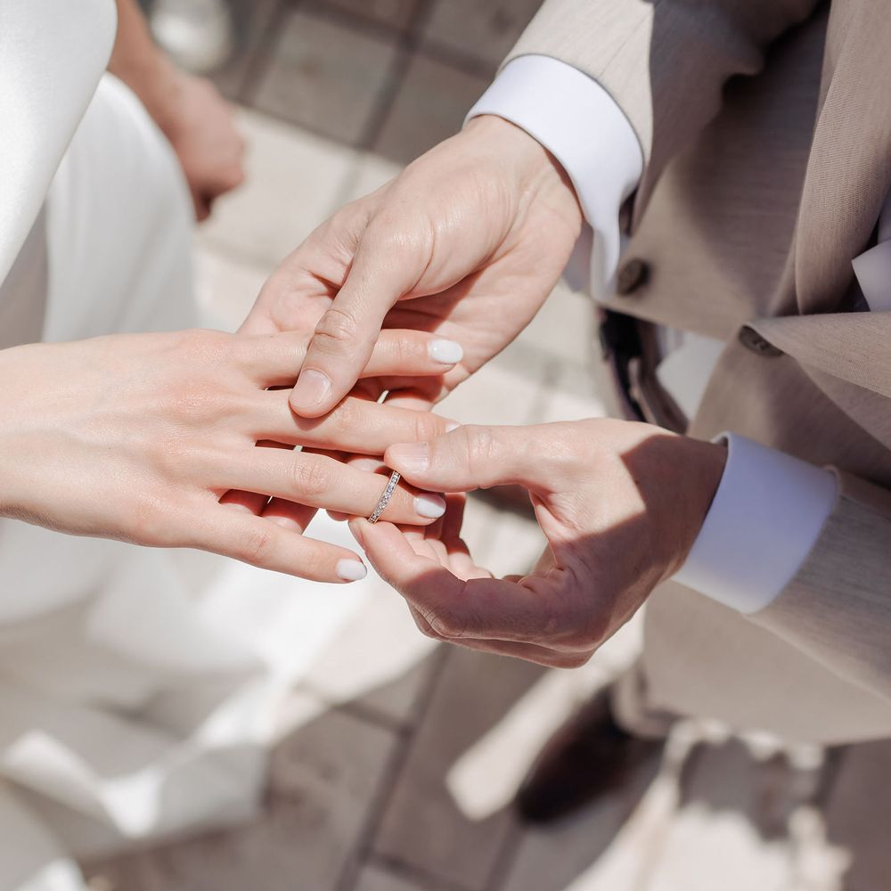 Hand,Hochzeitskleid,Braut,Brautkleidung,Kleid,Finger,Geste,Kleid,Hochzeitszeremonie Versorgung,Hochzeitsring,