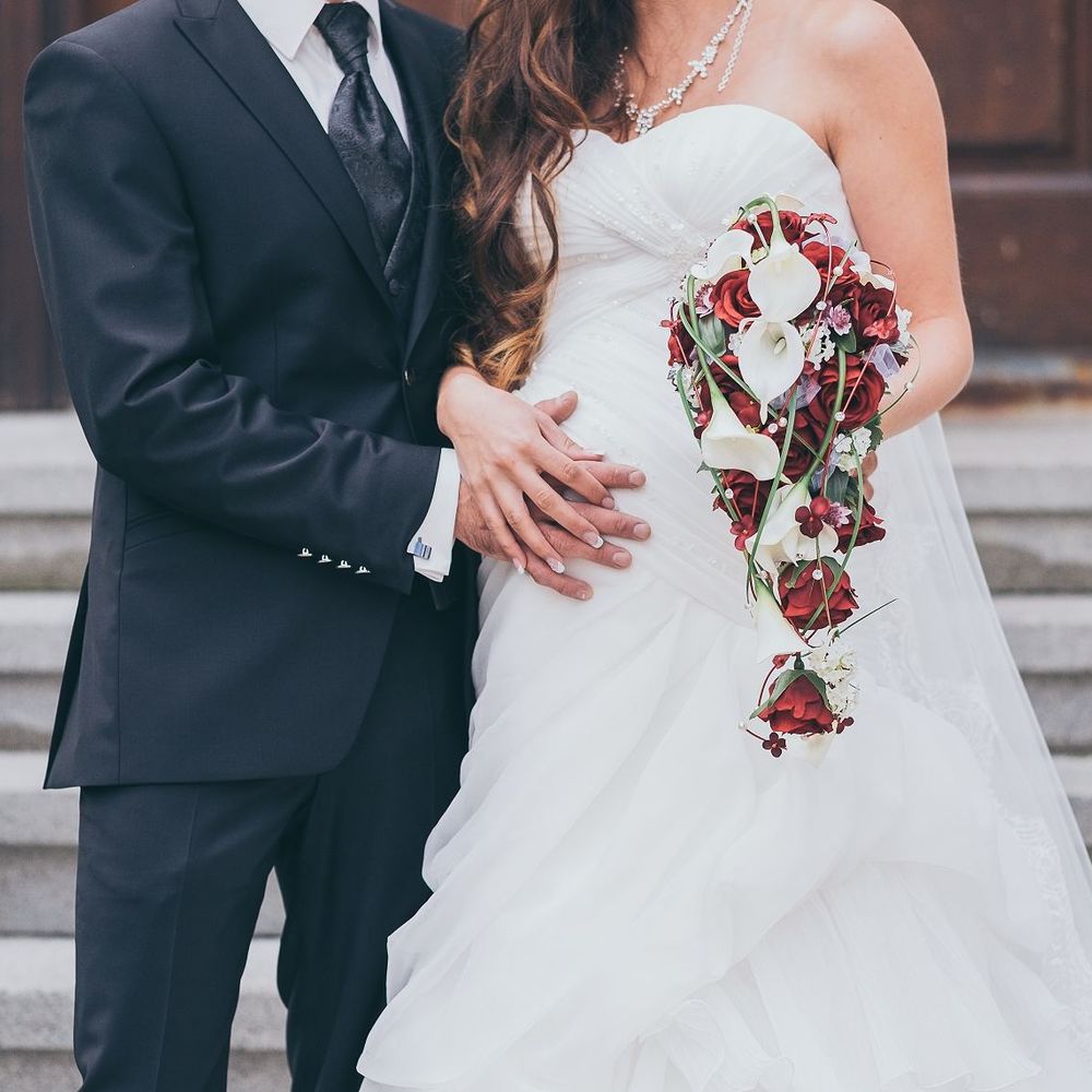 Schwanger heiraten &#8211; schwangere Braut und Bräutigam
