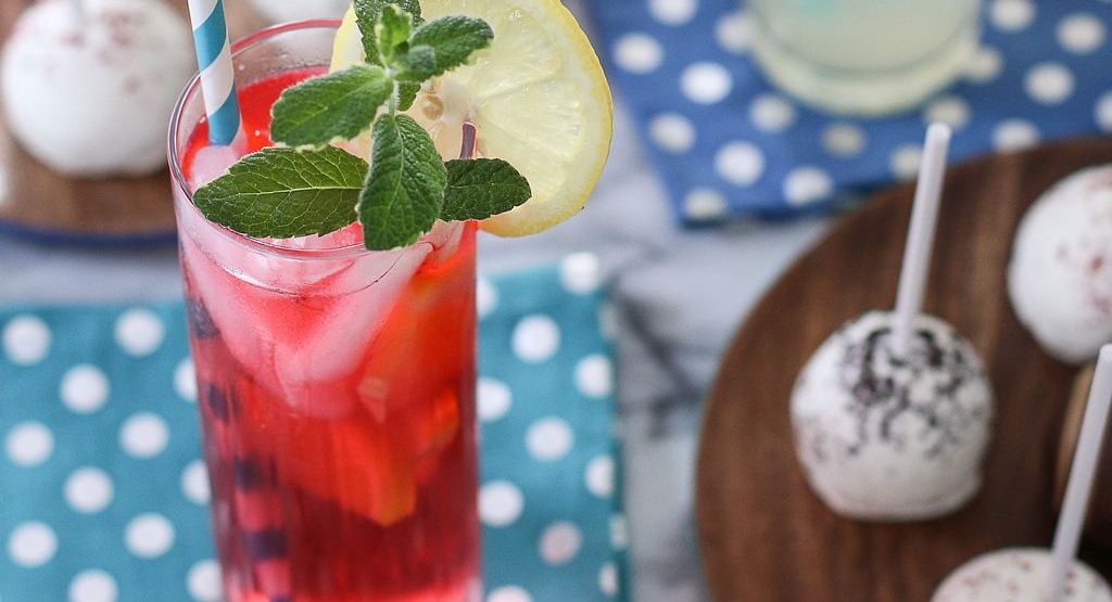 Lebensmittel,Geschirr,Cocktail,Zutat,Flüssigkeit,Red russian,Rezept,Obst,Naturkost,Saft,