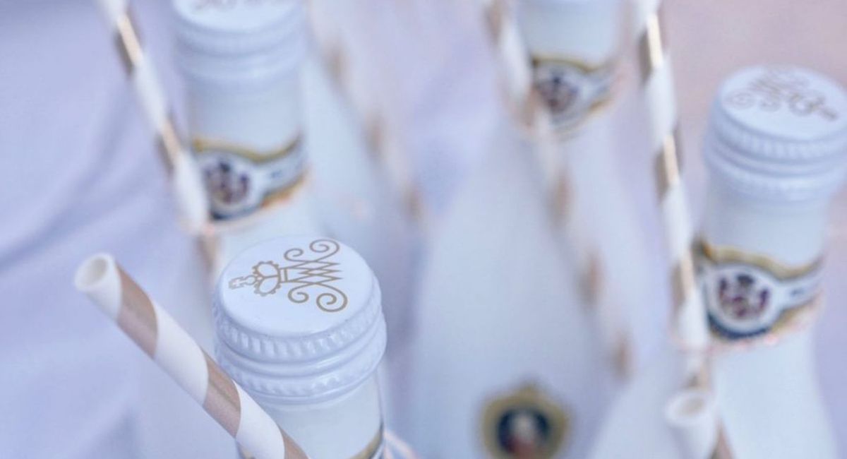 Trinkgefäße,Flüssigkeit,Weiß,Gesundheitspflege,Flasche,Flüssigkeit,Lösung,Plastikflasche,Getränk,Wasserflasche,