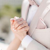 Gelenk,Haut,Hand,Arm,Komfort,Ärmel,Kleid,Geste,Hemd,Kragen,