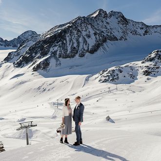 Himmel,Schnee,Berg,Wolke,Hang,Sportgeräte,Erholung im Freien,Eiskappe,Gebirgslandschaften,Gletscherlandschaften,