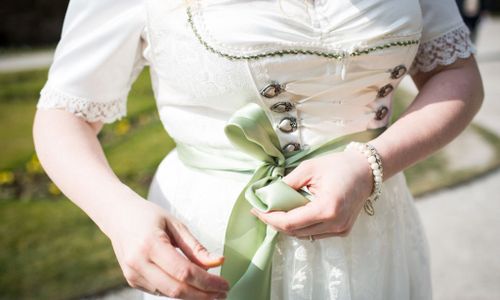 nur standesamtlich heiraten: in Tracht.