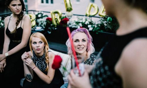 38 Jahre verheiratet - Bedeutung der Feuerhochzeit am 38. Hochzeitstag und GEschenkideen sowie ein Gedicht