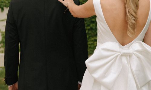 Hand,Schulter,Hochzeitskleid,Braut,Kleid,Brautkleider,Menschen in der Natur,Hals,Ärmel,Glücklich,