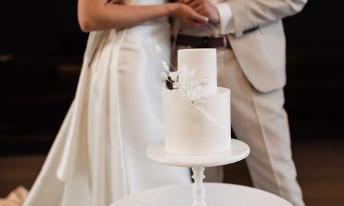 Joint,Hochzeitskleid,Fotografieren,Braut,Schulter,Lächeln,Kleid,Brautkleidung,Kleid,Blitzlichtfotografie,