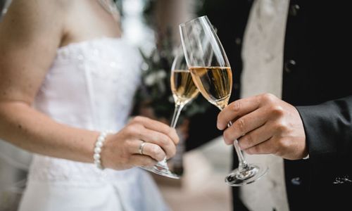 Sektempfang auf der Hochzeit &#8211; Brautpaar