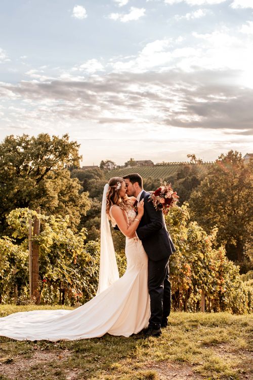 Wolke, Himmel, Pflanze, Hochzeitskleid, Braut, Menschen in der Natur, Licht, Kleid, natürliche Umgebung, Blitzlichtfotografie,