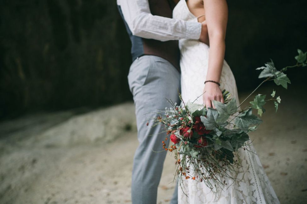 Blume, Hand, Pflanze, Arm, Schulter, Hochzeitskleid, menschlicher Körper, Blitzlichtfotografie, Kleid, Blütenblatt,