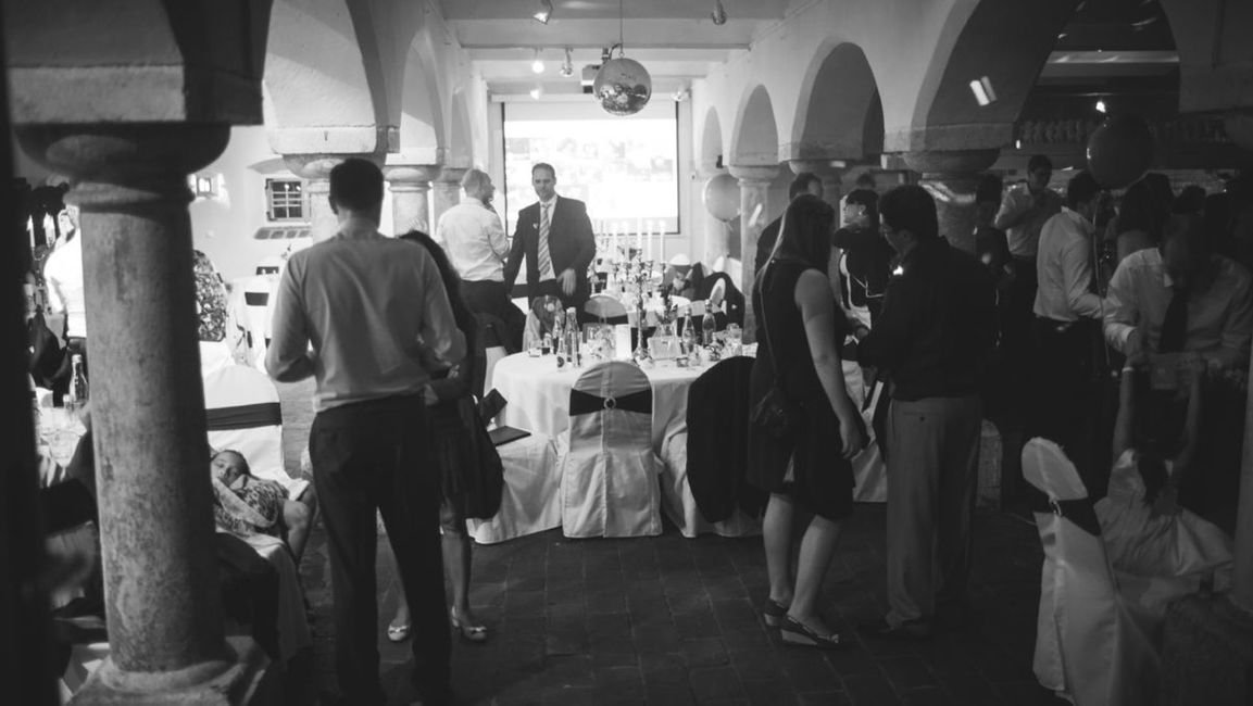 Spiel auf der Hochzeit für das Brautpaar