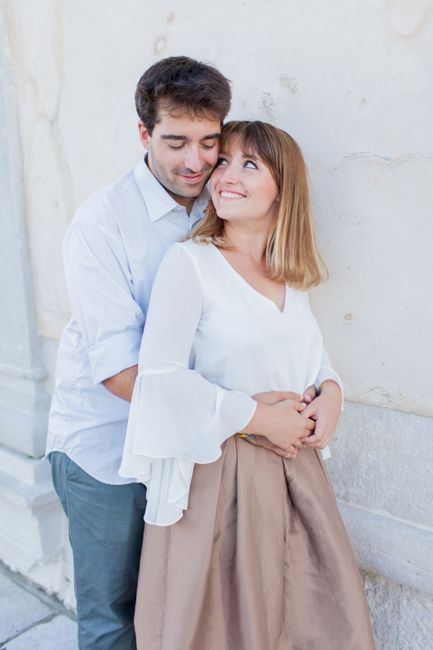 Haare,Lächeln,Schulter,Kleid,Blitzlichtfotografie,Ärmel,Brautkleidung,Glücklich,Kleid,Geste,