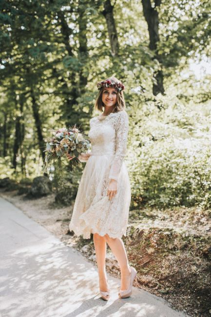 Haare,Pflanze,Schulter,Einteiliges Kleidungsstück,Sonnenbrille,Kleid,Sehhilfe,Baum,Menschen in der Natur,Natürliche Umgebung,