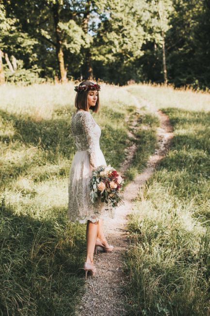 Pflanze,Bein,Kleid,Baum,Menschen in der Natur,Hochzeitskleid,Botanik,Blitzlichtfotografie,Glücklich,Taille,