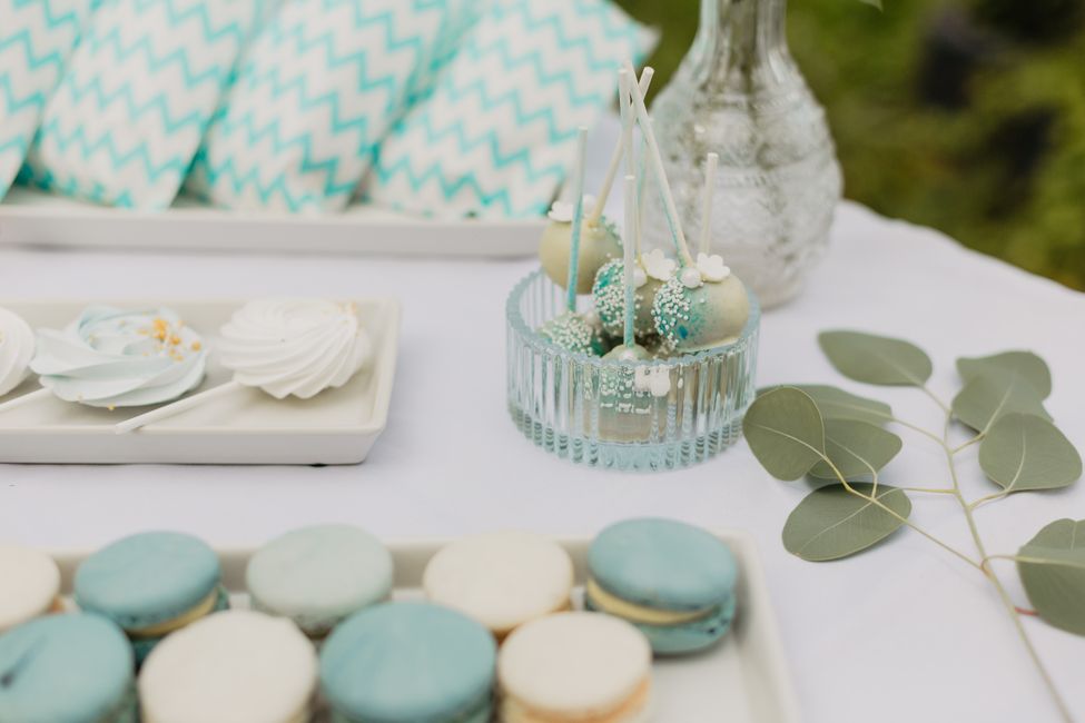 Tisch,Weiß,Grün,Geschirr,Naturmaterial,Aqua,Tortendekoration,Hochzeitsfeierbedarf,Schmuck,Event,