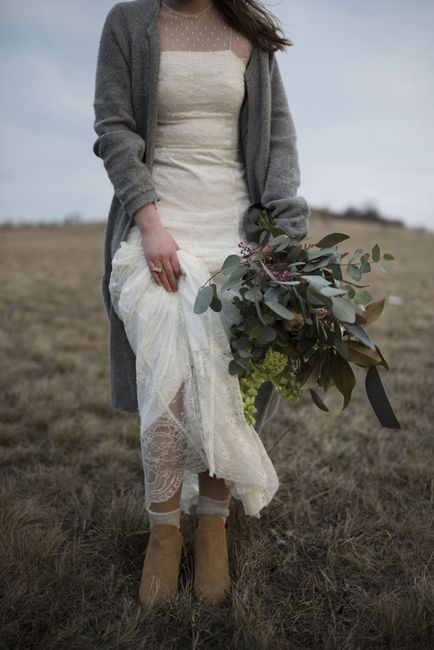 Himmel, Blitzlichtfotografie, Ärmel, Taille, Menschen in der Natur, Gras, Brautkleidung, Brautpartykleid, Kleid, Modedesign,