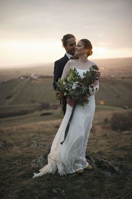 Himmel, Pflanze, Wolke, Hochzeitskleid, Blume, Gesichtsausdruck, Menschen in der Natur, Braut, Kleid, Brautkleider,