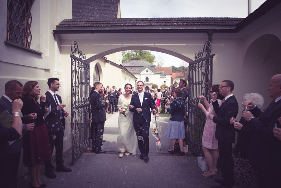 Hose,Braut,Mantel,Kleid,Hochzeitskleid,Beleuchtung,Brautkleidung,Pflanze,Blitzlichtfotografie,Anzug,