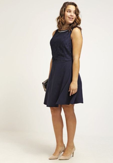 Brautjungfernkleid plus size curvy (seitlich)