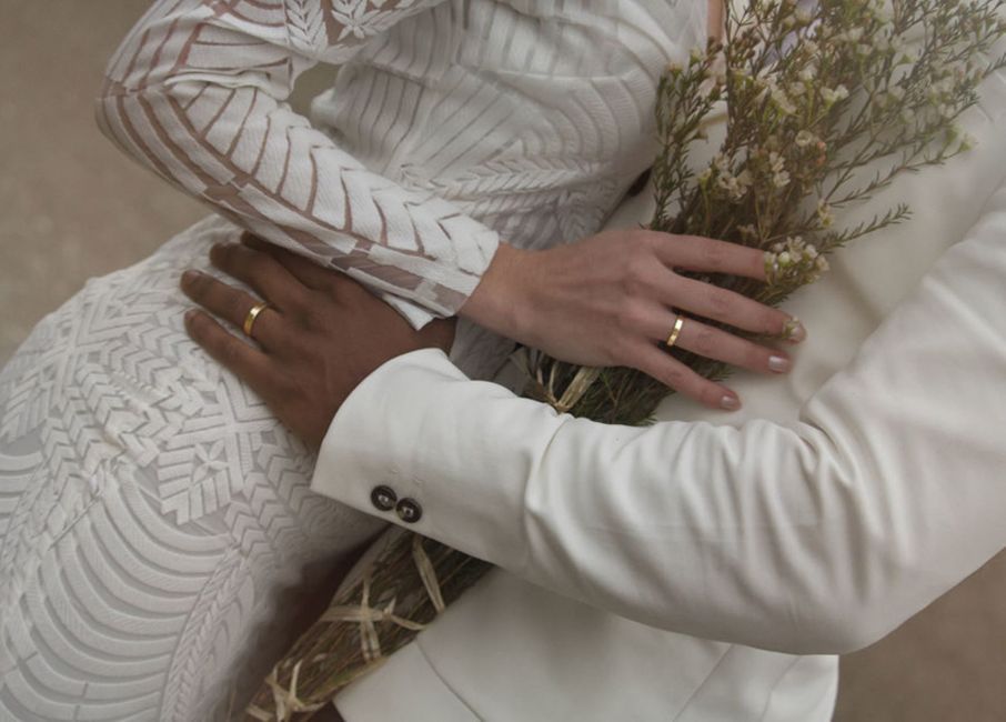 Hand,Brautkleidung,Ärmel,Kleid,Hochzeitskleid,Geste,Finger,Nagel,Pflanze,Hochzeitszeremonie liefern,