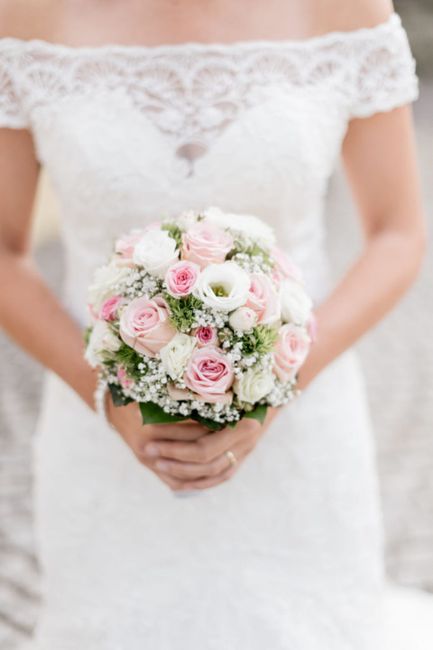 Kleidung,Blume,Gelenk,Hand,Hochzeitskleid,Frisur,Schulter,Foto,Braut,Weiß,
