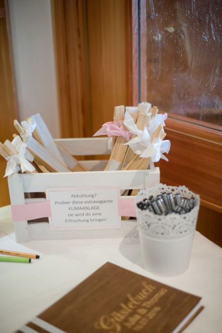 Holz,Schrift,Fenster,Kunst,Event,Partybedarf,Papier,Papierprodukt,Pfirsich,Plastik,