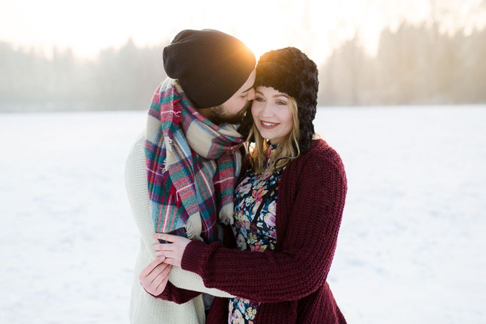 Gesicht, Lächeln, Menschen in der Natur, Schnee, Blitzlichtfotografie, Glücklich, Stehend, Geste, Einfrieren, Morgen,