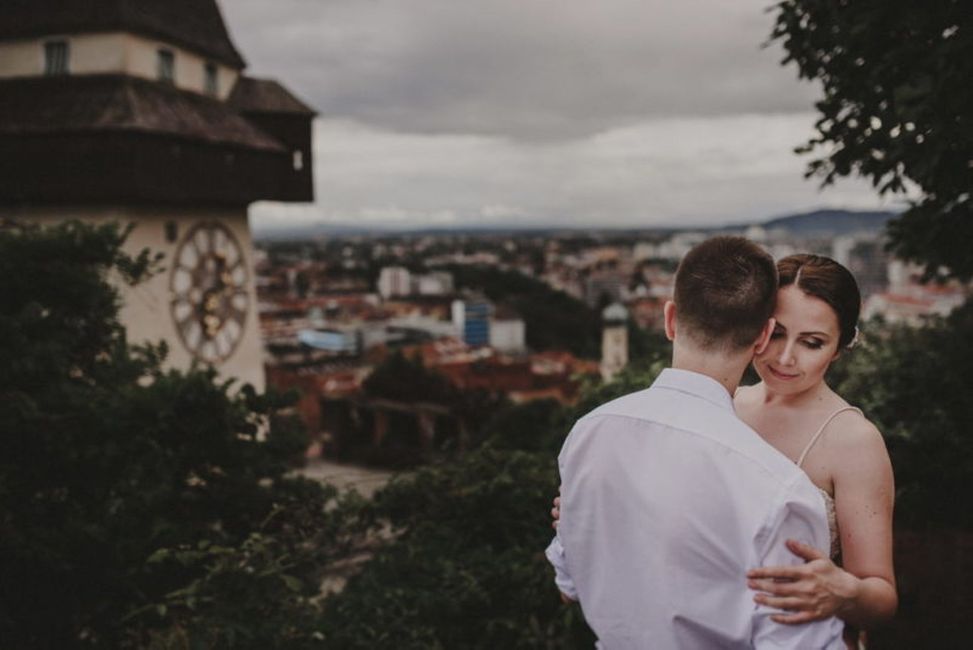 Wolke, Himmel, Hochzeitskleid, Blitzlichtfotografie, Geste, Braut, Glücklich, Baum, Brautkleidung, Anzug,