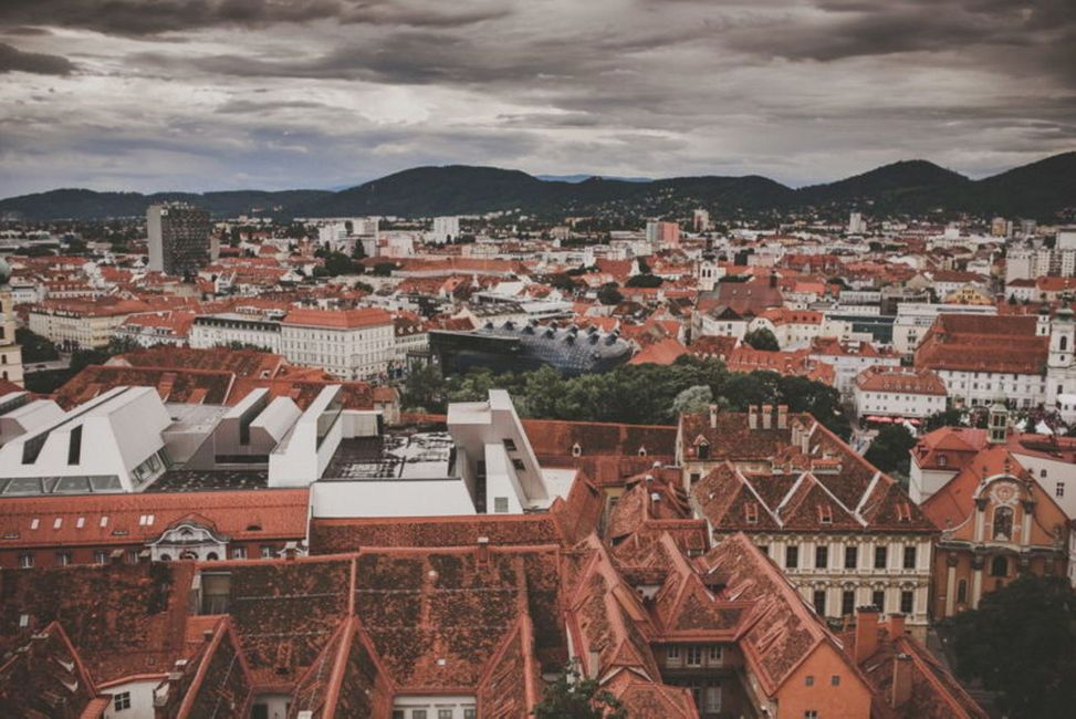 Wolke, Himmel, Tageszeit, Fenster, Gebäude, Nachbarschaft, Stadtbild, Wohngebiet, Stadtgestaltung, Landschaft,