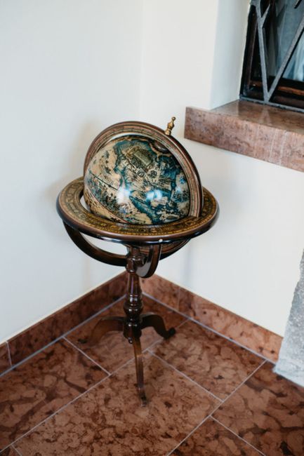 Holz,Innenarchitektur,Rechteck,Boden,Bodenbelag,Serviergeschirr,Farben und Schattierungen,Hartholz,Glas,Kreis,