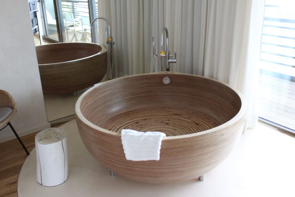 Fenster,Sanitärarmatur,Holz,Wasserhahn,Fensterjalousie,Vorhang,Armatur,Bodenbelag,Sanitär,Haus,