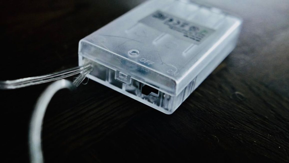 Kommunikationsgerät,Adapter,Rechteck,Gadget,Batterieladegerät,Kfz-Beleuchtung,Audiogerät,Technologie,Elektronisches Bauteil,Eingabegerät,