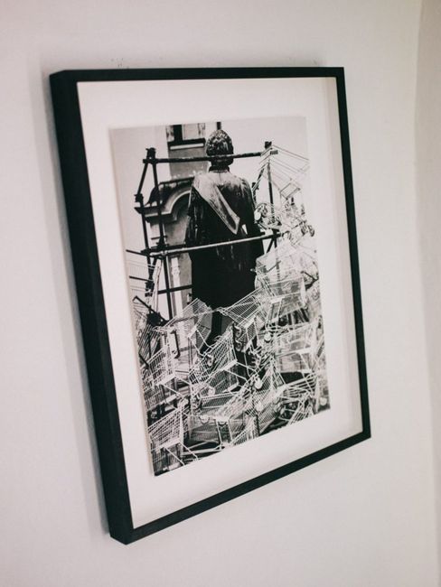 Bilderrahmen,Kunst,Malerei,Rechteck,Monochrom-Fotografie,Schrift,Bildende Kunst,Event,Raum,Ausstellung,