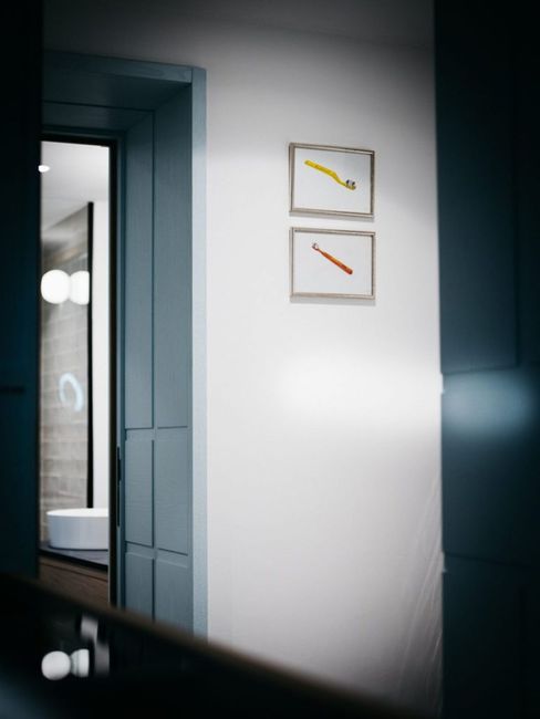 Halterung, Rechteck, Gebäude, Fenster, Tür, Holz, Materialeigentum, Autoexterieur, Tönungen und Schattierungen, Decke,