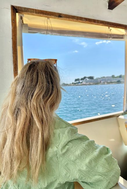 Haare, Wasser, Himmel, Wolke, Fenster, Holz, Freizeit, Reisen, See, Schiffsarchitektur,