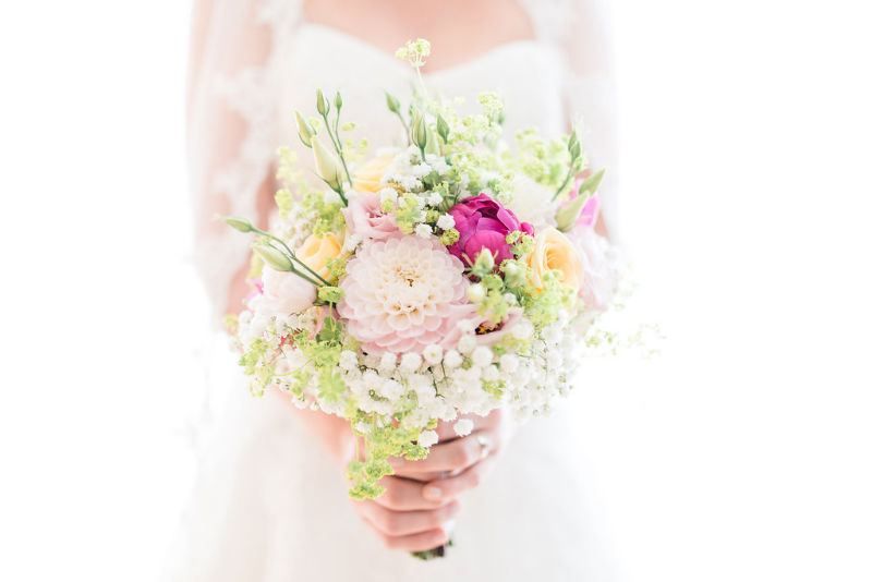 Blume,Pflanze,Braut,Blütenblatt,Kleid,Hochzeitsfeier Versorgung,Blumenarrangement,Rose,Braut-Accessoire,Strauß,