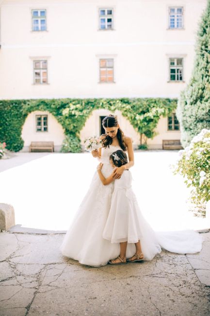Kleidung,Pflanze,Hochzeitskleid,Foto,Schulter,Fenster,Braut,Kleid,Grün,Brautkleidung,