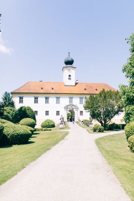 Pflanze,Himmel,Gebäude,Grundstück,Wolke,Baum,Grundstück,Fenster,Haus,Wohngebiet,