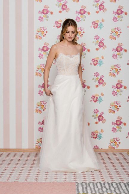 Arm,Schulter,Einteiliges Kleidungsstück,Braut,Hochzeitskleid,Kleid,Brautpartykleid,Hals,Ärmel,Taille,