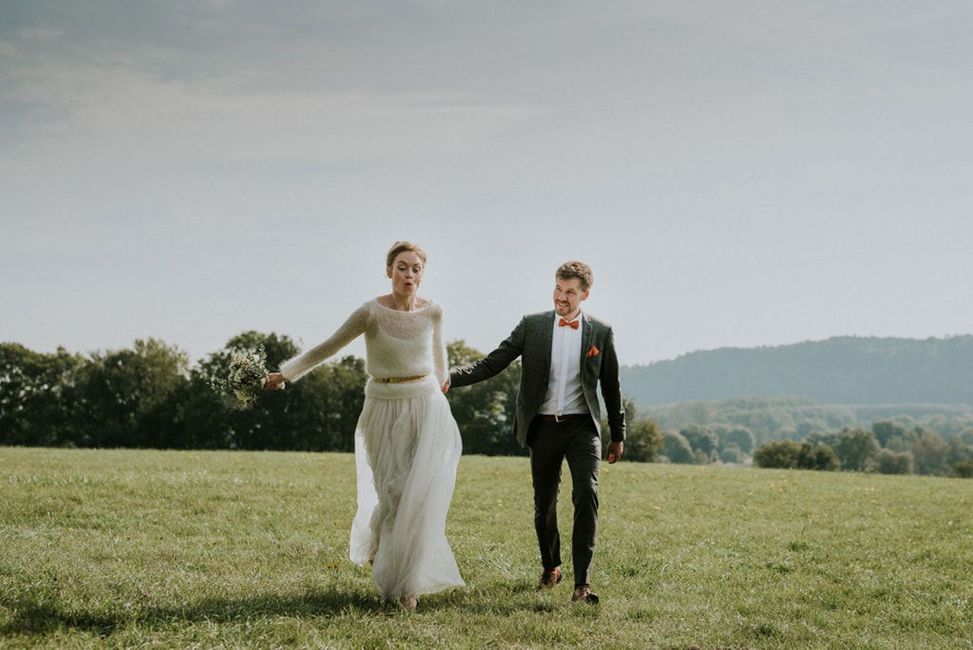 Himmel,Hose,Hochzeitskleid,Braut,Ökoregion,Kleid,Menschen in der Natur,Brautkleidung,Blitzlichtfotografie,Glücklich,