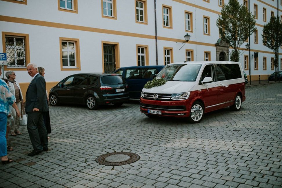 Kfz-Standlicht,Auto,Reifen,Rad,Landfahrzeug,Kfz-Kennzeichen,Fahrzeug,Fenster,Kraftfahrzeug,Kfz-Beleuchtung,