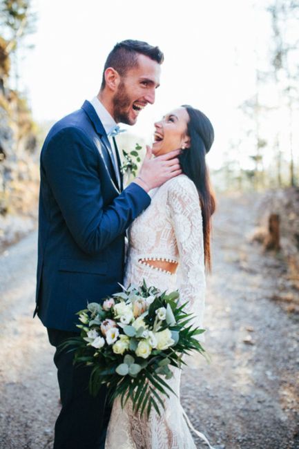 Blume, Hochzeitskleid, Pflanze, Lächeln, Foto, Braut, Gesichtsausdruck, Menschen in der Natur, Brautkleidung, Botanik,