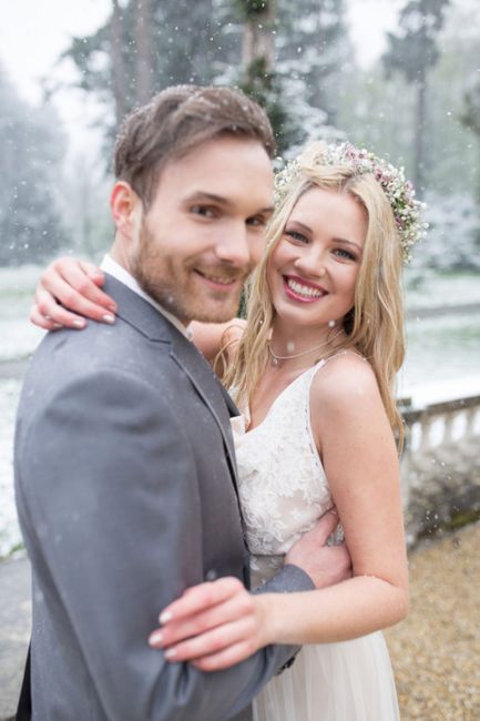Gesicht, Lächeln, Kopf, Frisur, Gesichtsausdruck, Mensch, Menschen in der Natur, Kleid, Blitzlichtfotografie, Glücklich,