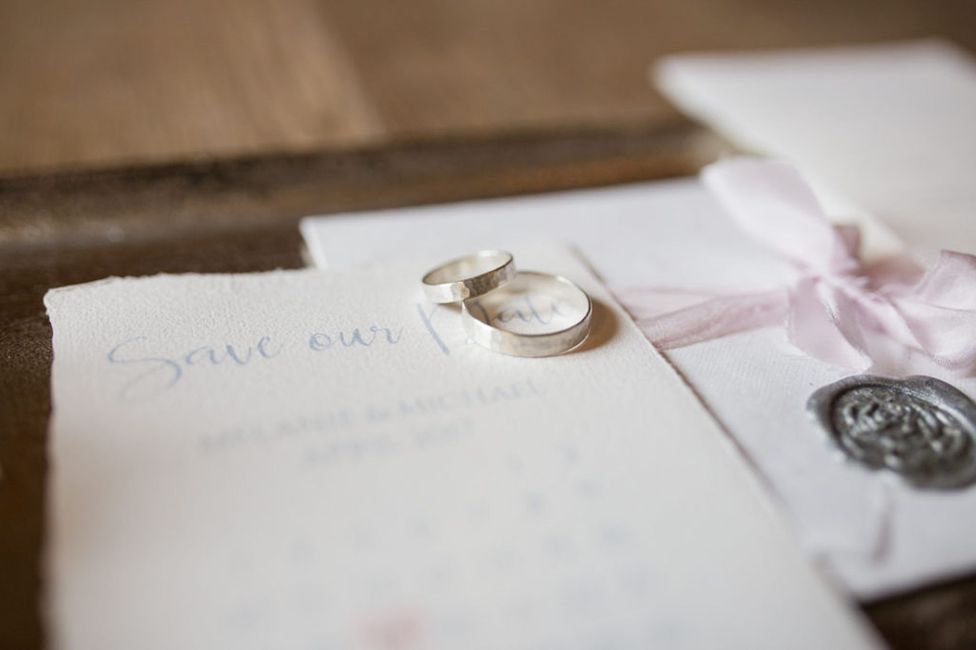 Silber,Handschrift,Schriftart,Schmuck,Trauungszubehör,Event,Naturmaterial,Metall,Modeaccessoire,Schreibwaren,