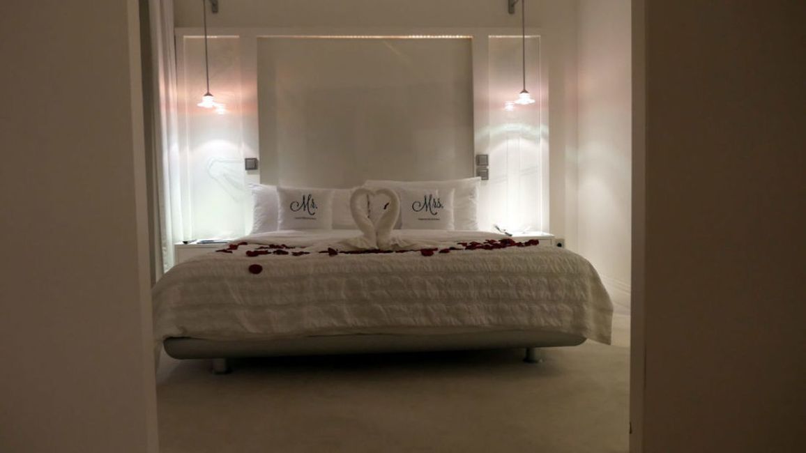Möbel,Komfort,Gebäude,Holz,Bettrahmen,Bett,Innenarchitektur,Bodenbelag,Boden,Rechteck,