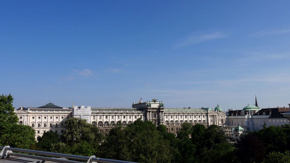Himmel, Gebäude, Wolke, Baum, Pflanze, Fenster, Fassade, Städtebau, Stadt, Haus,