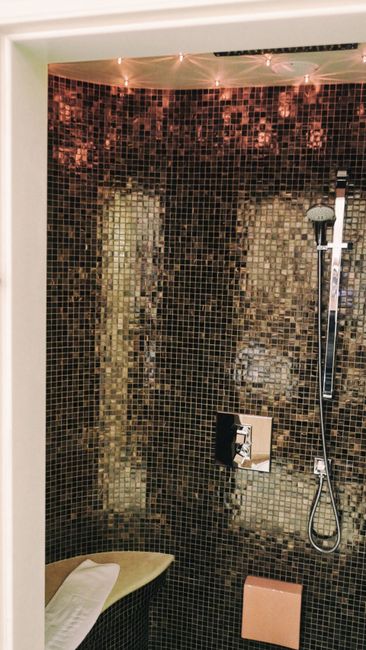 Fotografie,Holz,Beleuchtung,Innenarchitektur,Architektur,Bodenbelag,Fußboden,Linie,Sanitärarmatur,Wand,