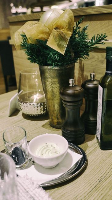 Trinkgeschirr,Weiß,Geschirr,Tischgeschirr,Tisch,Grün,Pflanze,Textil,Tasse,Serviergeschirr,