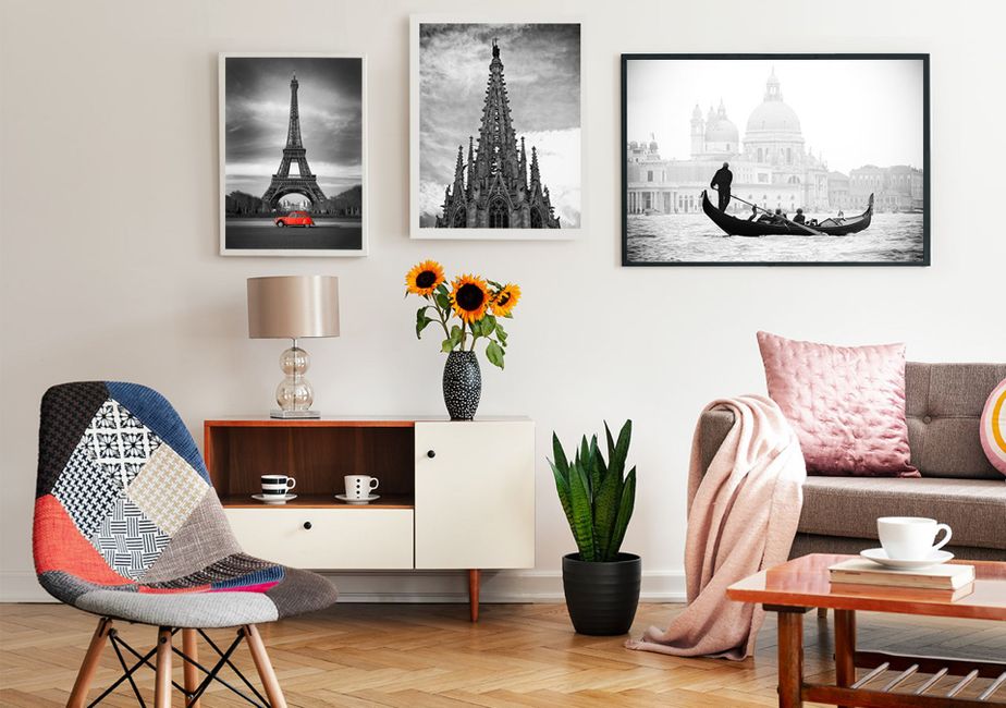 Tisch,Möbel,Pflanze,Objekt,Couch,Bilderrahmen,Komfort,Schwarz,Holz,Innenarchitektur,