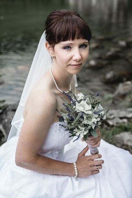 Kleidung,Haar,Blume,Pflanze,Hand,Hochzeitskleid,Frisur,Braut,Brautschleier,Brautkleidung,